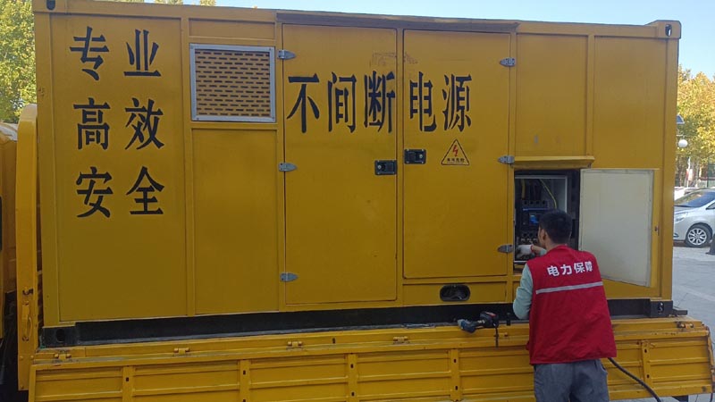 曲水柴油发电机组和UPS电源配合使用时，如何避免切换过程中的电力中断？